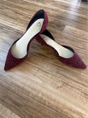 Butter Shoes Red Animal Print Kitten Heels Size 10